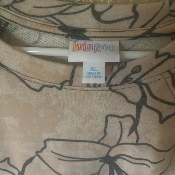 Lularoe tops only worn a couple times. Size XL - Picture 8 of 10